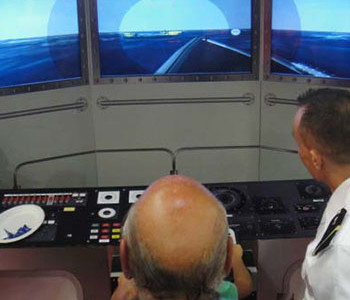 Disfruta de la sensación de navegar en uno de los buques de la Armada