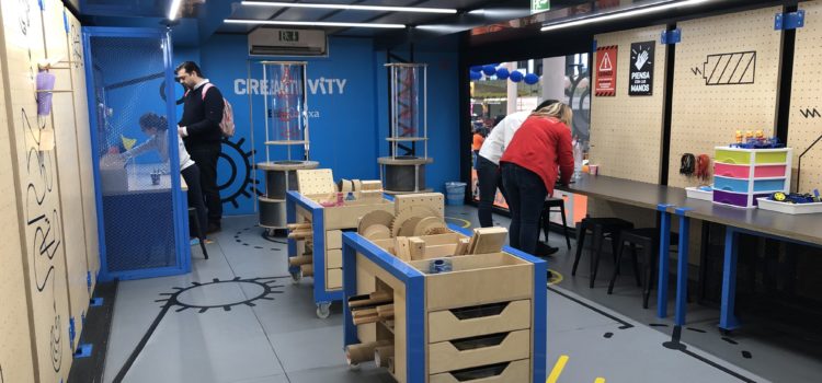 La Caixa trae a Navival ‘Creactivity’, bus itinerante de arte y tecnología